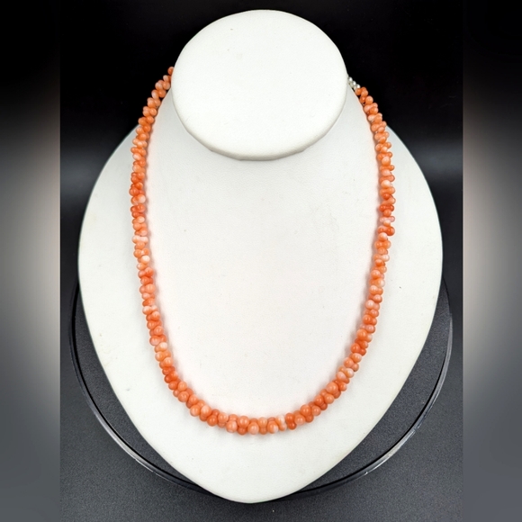 Artisan Jewelry - Coral Pearl and gold tone beaded necklace with barrel clasp
